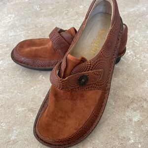Alegria Brown Leather Flats